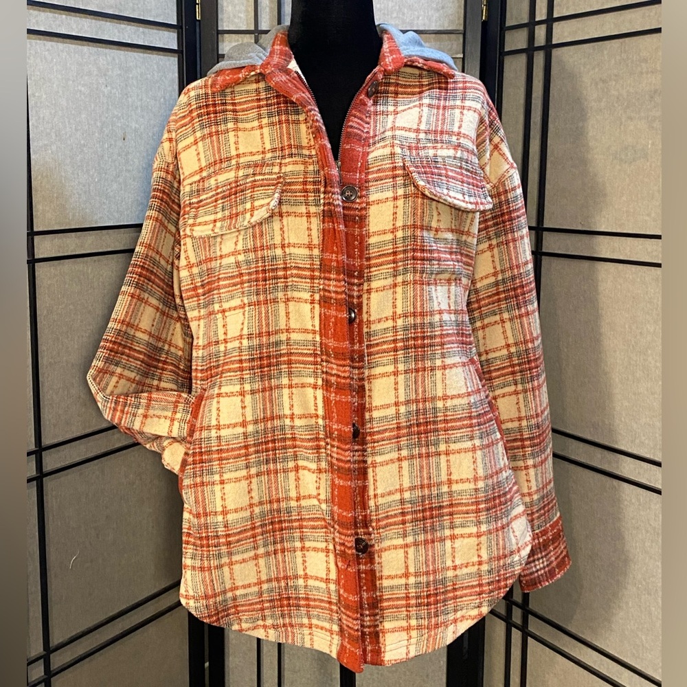 Gilded Intent Flannel Hooded Shacket Sz Small Women’s Pockets Zipper and Button